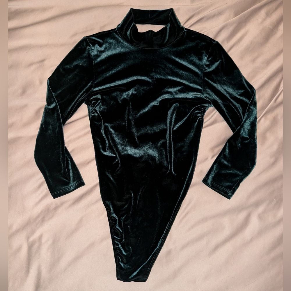 Good American Green Velvet Mock Neck Open Back Bodysuit